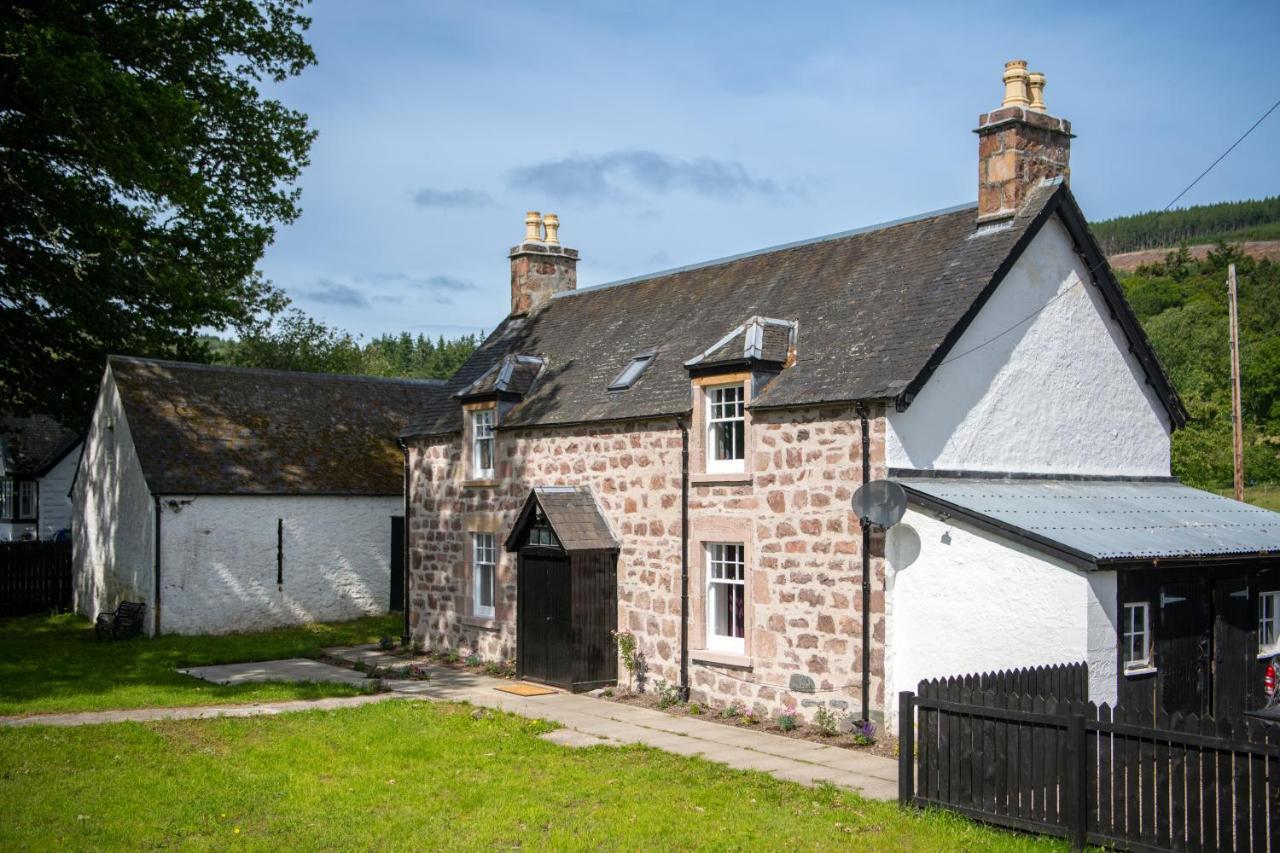 Lock Keepers Cottage, Loch Ness Cottage Collection インヴァネス エクステリア 写真